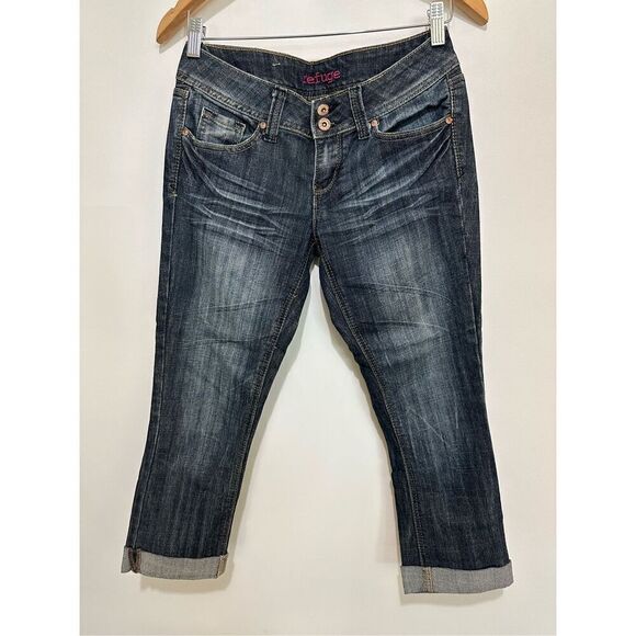 Blue denim jeans capri